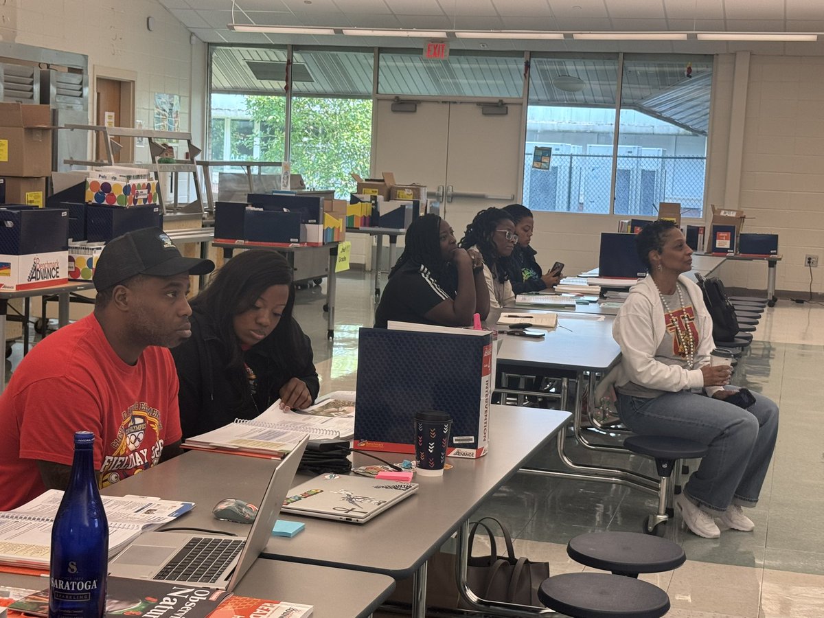 APS_CandI's tweet photo. Teachers at @APSClevelandES are excited to adopt Benchmark as their new ELA curriculum resource! 📚#APSCandI #TheWinningTeam https://t.co/9dyVnibg4Z