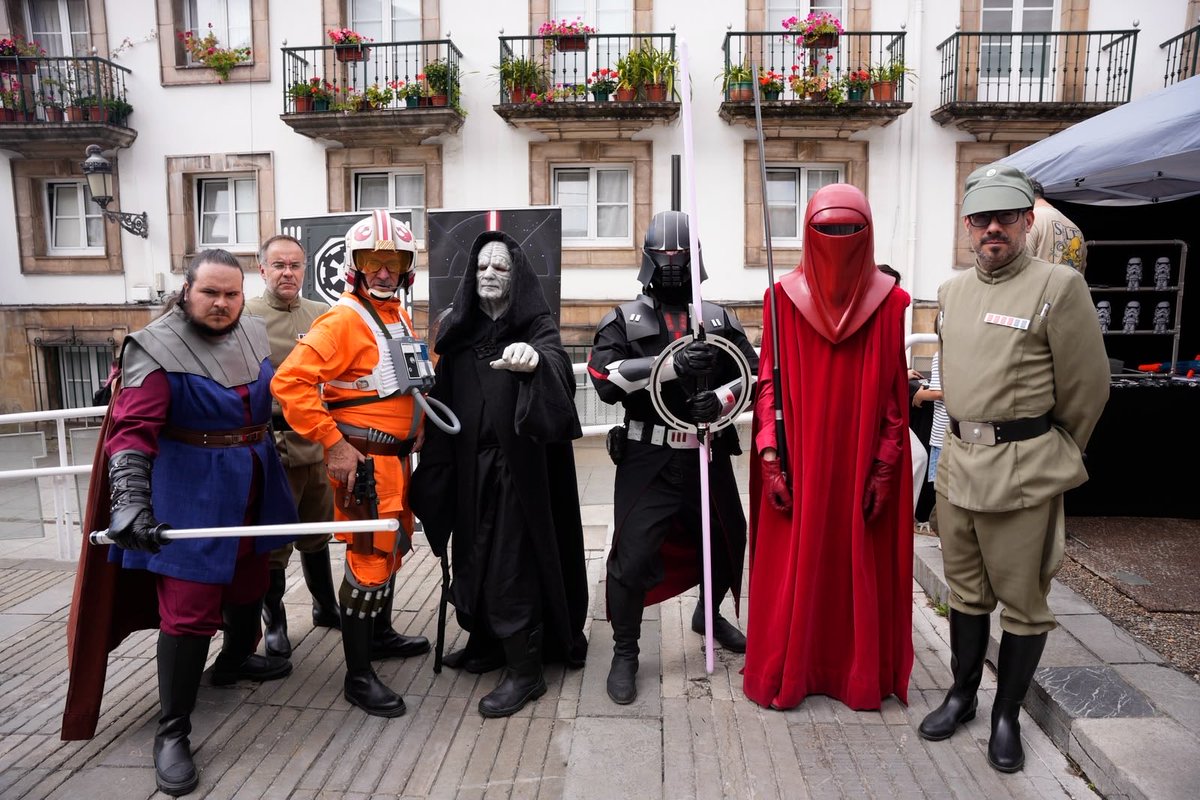 festivalcelsius's tweet photo. Los amigos de la Orden66 no solo volvieron a llenar las calles de Avilés de color llegado de una galaxia muy lejana, sino que también impartieron talleres e hicieron de guardia de honor en algunos de nuestros actos del #celsius2026 ¡Gracias! https://t.co/K5yo9bMxvf