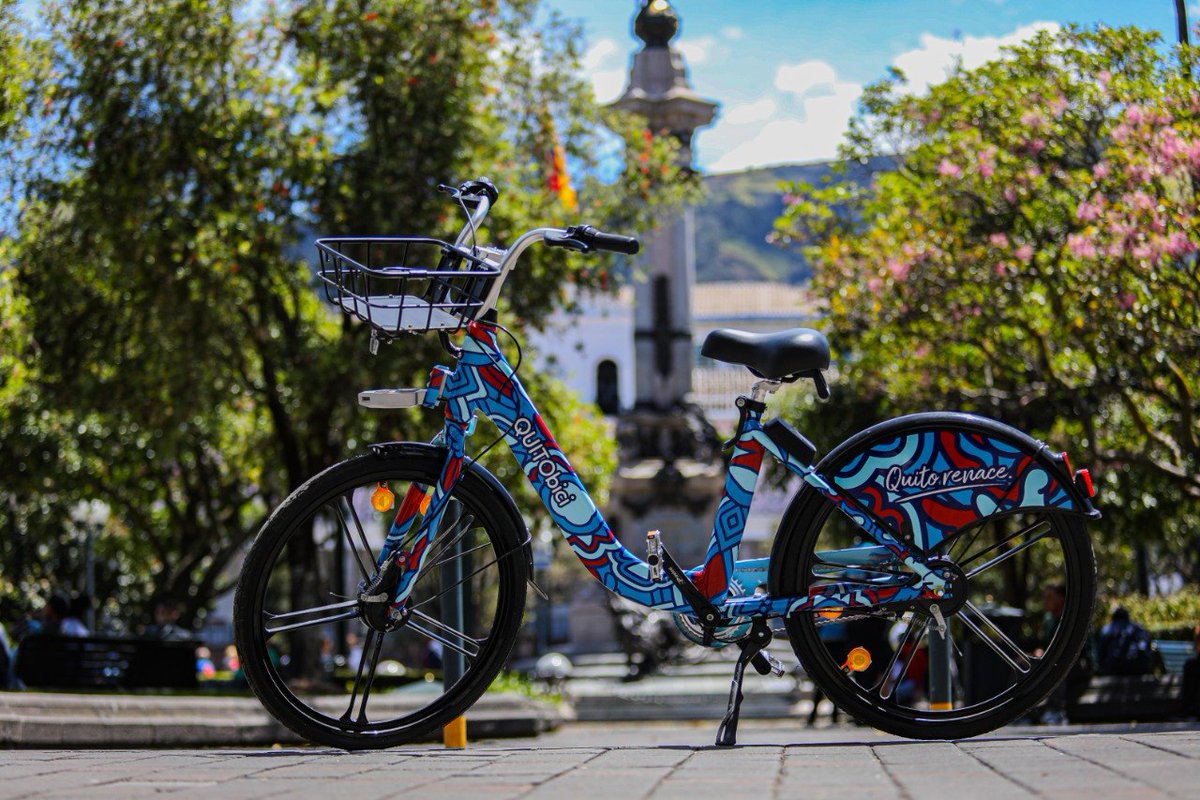 MunicipioQuito's tweet photo. 🚲 #QUITOBici | La ciudad ya pedalea hacia una nueva forma de moverse.

Los primeros usuarios ya viven la experiencia QUITObici, estaciones automatizadas y una alternativa rápida, sostenible y segura para recorrer Quito. Movilidad, ejercicio y cuidado del ambiente se encuentran sobre dos ruedas. 

¡Abre tu Cuenta Ciudad en Mi Quito App y súmate a una ciudad que se mueve!

#QuitoRenace