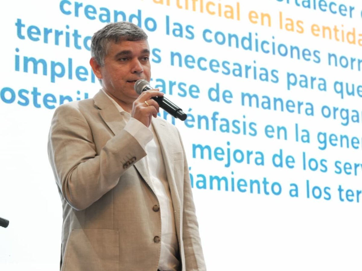 Ministerio_TIC's tweet photo. 🔐 Hoy llevamos a cabo el evento Fortaleciendo un Estado digital seguro y confiable, liderado por el Ministerio TIC, junto a la @uni_cartagena, que reúne a servidores públicos, líderes TIC y equipos de Gobierno Digital para fortalecer sus capacidades en el uso ético, seguro y responsable de la Inteligencia Artificial. Hilo 🧵

#TransformaciónDigital #IAParaElEstado