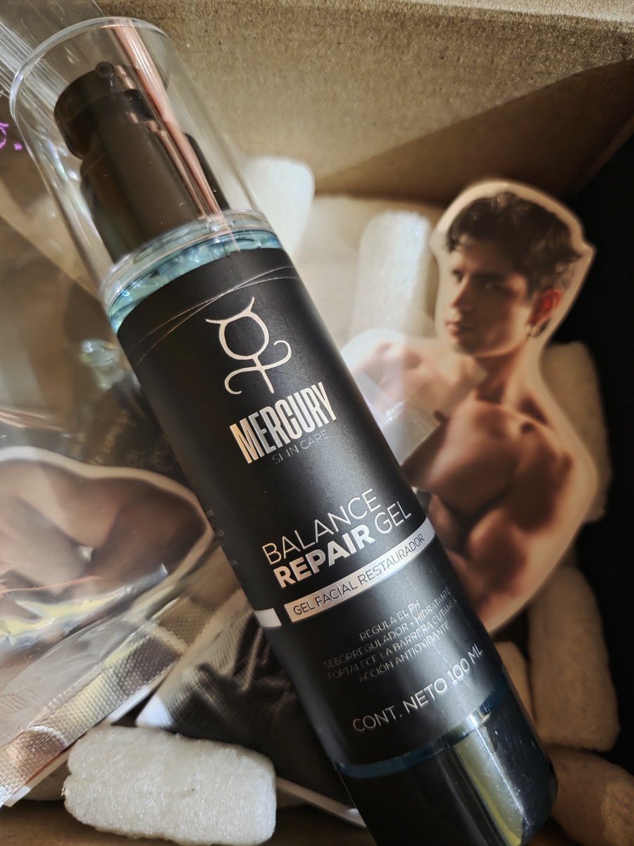 _Xizeel93Mrcy's tweet photo. A tres meses de comprar el Balance Repair Gel les puedo decir que:
✨ Ha sido mi aliado totalmente contra lo grasa que es mi piel.
✨ No me da ningún problema al momento de maquillarme, a veces hasta lo he usado como un tipo primer. Lo he probado con varias marcas y no he tenido ningún problema.
✨ Me encanta lo humectada qué deja mi piel, no se siente nada pesado y lo agradezco mucho porque con el clima de Veracruz todo te hace sentir pegajosa 😫
✨ Lo he usado todos los días durante tres meses y todavía tengo más de la mitad de producto.
✨ Me gusta más ponérmelo a la hora de dormir porque me gusta como amanece mi cara al día siguiente, suave y sin grasita 🤭

MERCURY SKINCARE