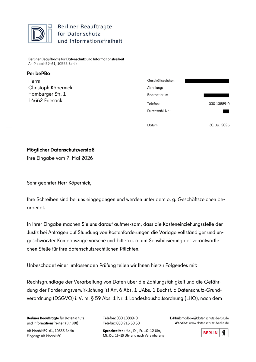 koepernick's tweet photo. Strukturelles #Datenschutzproblem bei der Kosteneinziehungsstelle der Justiz (#KEJ) Berlin: Die KEJ verlangt bei Anträgen auf Stundung von Kostenforderungen pauschal „ungeschwärzte Kontoauszüge“ – das darf sie nicht!

Zudem kommt die Behörde ihren Informationspflichten nach DSGVO nicht nach. Die Berliner Beauftragte für Datenschutz und Informationsfreiheit (#BlnBDI) hat die KEJ nun darauf hingewiesen, dass die Möglichkeit besteht, gegebenenfalls aufsichtsrechtliche Maßnahmen gegen sie zu verhängen.

Praktische Bedeutung: Wer bei der KEJ eine #Ratenzahlung beantragt, darf nicht pauschal verpflichtet werden „ungeschwärzte #Kontoauszüge“ einzureichen – sensible Daten dürfen geschwärzt werden. Lehnt die KEJ Anträge deshalb ab, so dürfte dies rechtswidrig sein.

Besonders brisant: Typischerweise betrifft es Rechtsunkundige in #Notlagen, die der Macht der KEJ hilflos ausgeliefert sind.

Das KEJ-Formular „Erklärung über die persönlichen und wirtschaftlichen Verhältnisse“ hat weitere Schwächen, an die ich die BlnBDI noch einmal erinnern werde. Auch eine Bewertung meiner Idee zur zeitlichen Anonymisierung und kategorisierten Aggregation von Kleinstbeträgen ist noch offen.