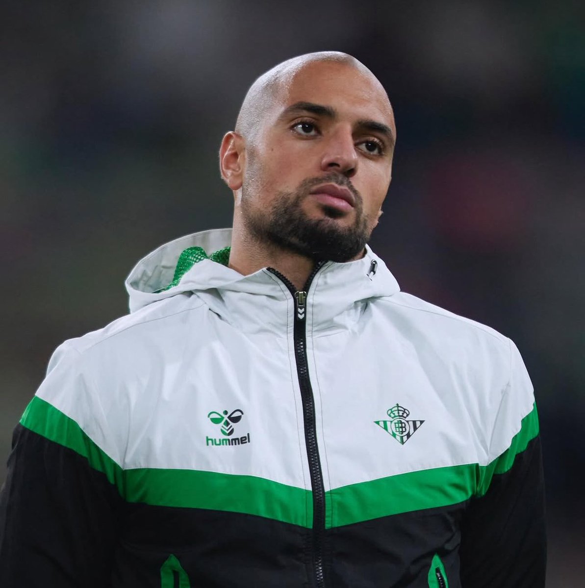TekYolFener's tweet photo. Yağız Sabuncuoğlu: "Sofyan Amrabat, Real Betis ile kişisel şartlarda anlaşmaya vardı. Real Betis, Amrabat transferi için Fenerbahçe'nin istediği bonservisi düşürmesini bekliyor. Çünkü oyuncunun ayrılacağını biliyorlar." https://t.co/UAH0dEFwrI
