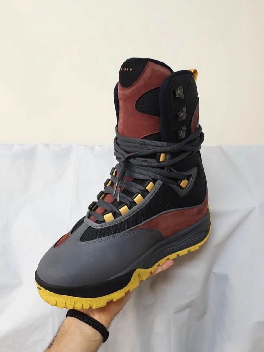 Ovrnundr's tweet photo. Nike ACG Snowboard Boots from 1999 🏂 https://t.co/gB0MYBCmlC