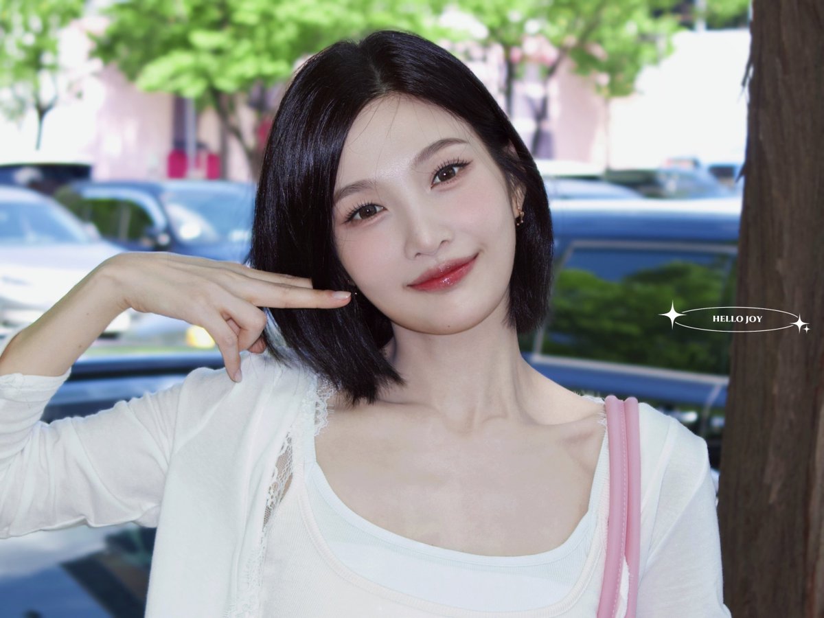 hello_joy093's tweet photo. 👀💘 #조이 #redvelvetjoy #JOY https://t.co/HzyibRFC43