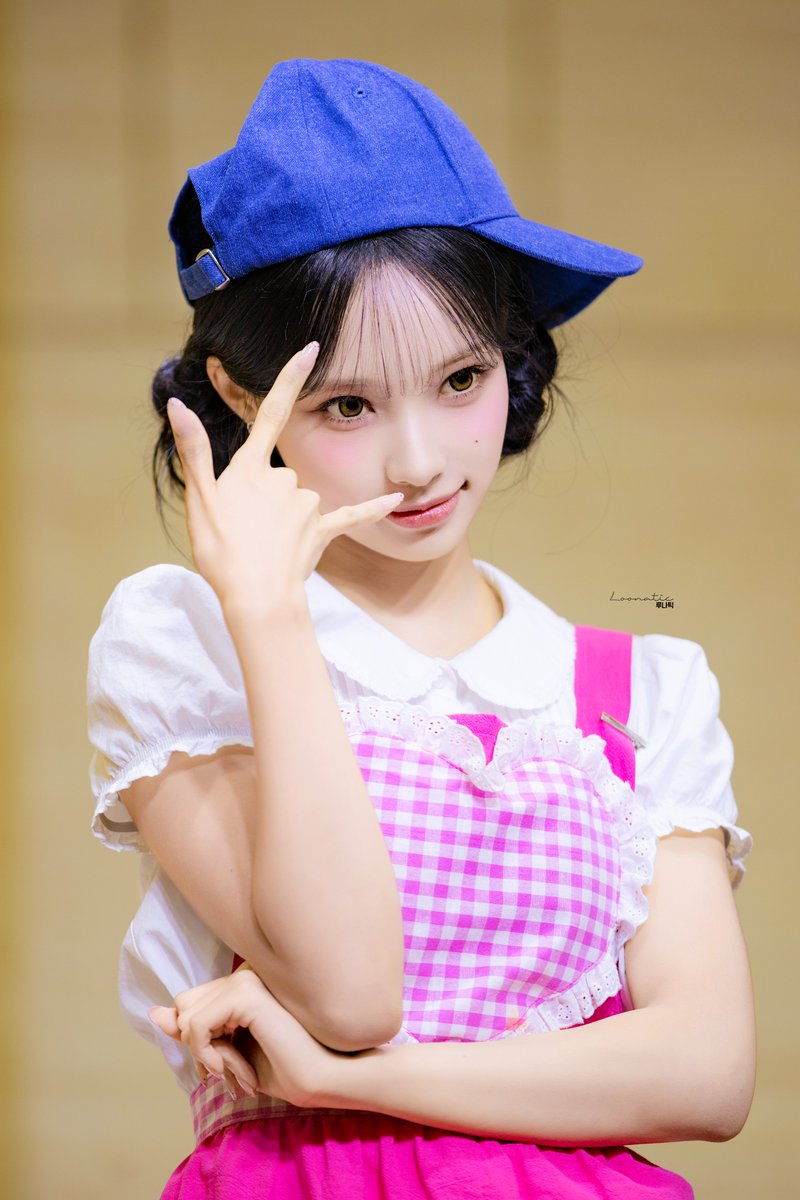 L00NATIC_'s tweet photo. 260712 #리센느 팬싸인회 #원이 #RESCENE #WONI https://t.co/vKG6sIcdnX