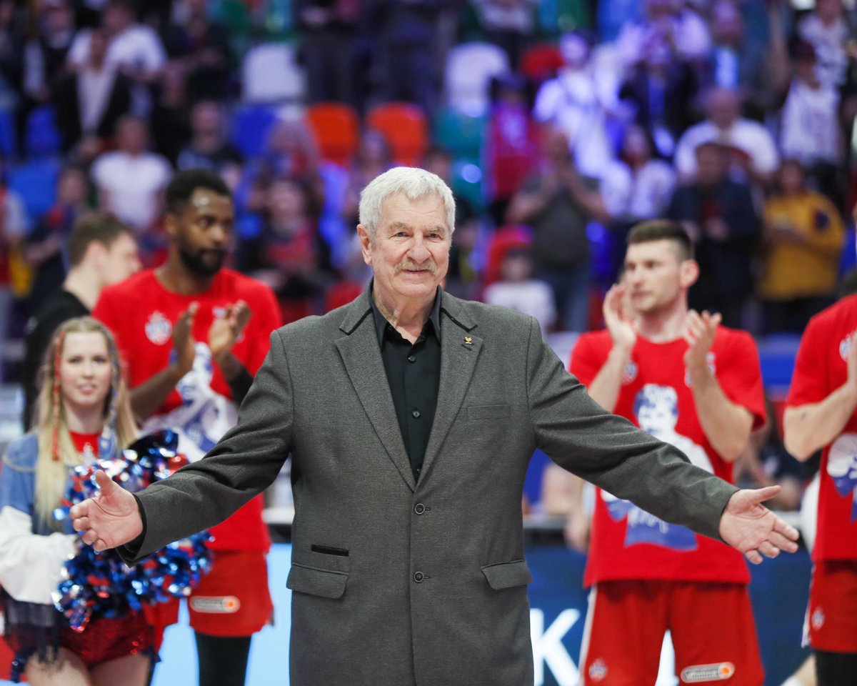 cskabasket's tweet photo. Прощай, легенда 🕊️

В нашем блоге на Спортсе“ опубликован текст из книги «Баскетбольный клуб ЦСКА Москва. 100 лет. Люди и легенды», посвященный Ивану Ивановичу Едешко: https://t.co/9Ny3qwCcf1 https://t.co/18hItldA9S