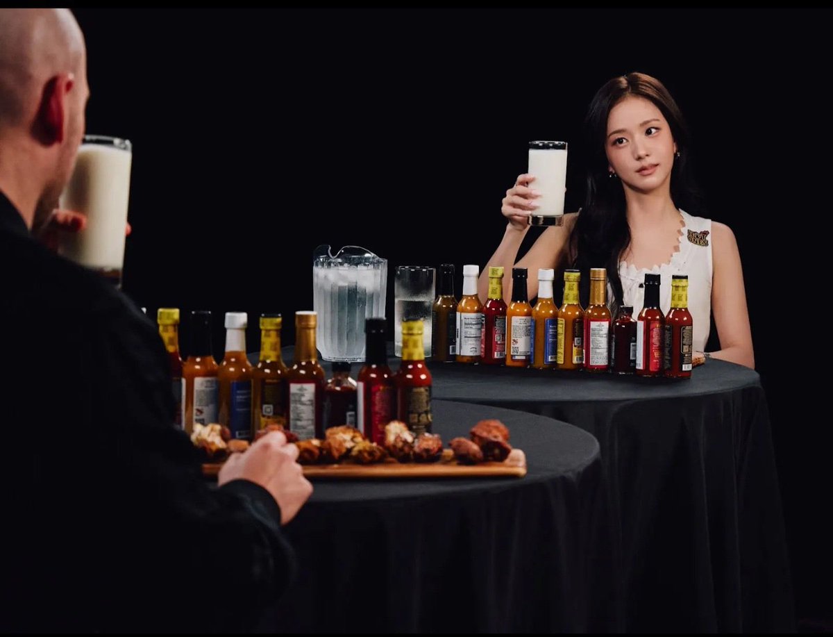jisoospic's tweet photo. JISOO ON HOT ONES
#JISOOvsWingsOfDeath https://t.co/GnageSf719
