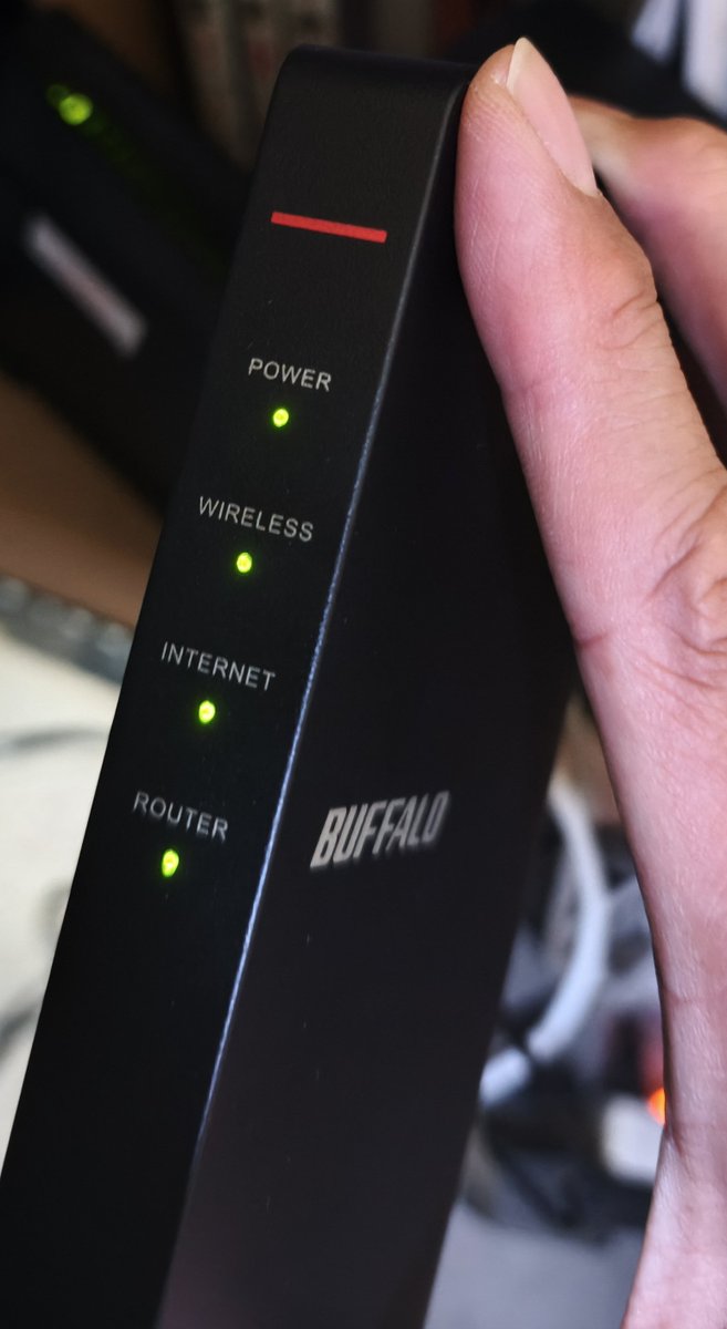 narro2ria's tweet photo. WiFiルーターを🦬のWiFi7機へと買い替え、SSIDそのままの簡易切り替えを試みるもど〜やら対象外機らしく失敗!
SSID切り替えやむなし、CATV系だからモデムを30分ほど電源断せよとの説明に従い、昨晩試みるもﾈｯﾄ接続に失敗!!😣
まさかな、とLANケーブルを付属の(短い)のに替えたらやっと成功〜🤣 https://t.co/axms7ZxmqA