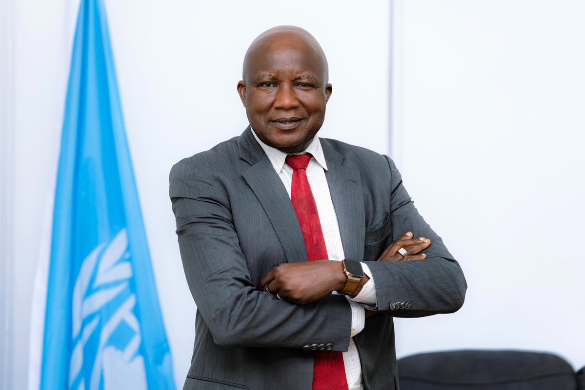 PNUDRDC's tweet photo. Le Programme des Nations Unies pour le développement (PNUD) en 🇨🇩 République démocratique du Congo accueille M. Kamil Kayode Kamaluddeen (KayKay), qui a pris ses fonctions en qualité de Représentant résident par intérim à compter du 27 juillet 2026.

🎓 Fort de plus de 40 années d'expérience, il a consacré sa carrière au développement, à la gouvernance, à la consolidation de la paix 🕊️, à la gestion des crises 🤝 et au renforcement des institutions 🏛️ à travers plusieurs pays africains.

🌍 Au sein du PNUD, il a notamment exercé les fonctions de Représentant résident au 🇹🇩 Tchad et au 🇸🇸 Soudan du Sud, ainsi que de Représentant résident par intérim au 🇬🇦 Gabon et au 🇳🇪 Niger. Il a également occupé les fonctions de Directeur pays au 🇬🇭 Ghana, au 🇱🇷 Libéria et de nouveau au 🇸🇸 Soudan du Sud.

🎯 Son leadership est reconnu pour sa capacité à renforcer les institutions, développer des partenariats durables 🤝 et accompagner les pays dans leurs efforts de résilience, de reconstruction et de développement durable.

Le PNUD RDC lui souhaite la bienvenue et se réjouit de poursuivre, sous son leadership, son partenariat avec le Gouvernement de la RDC 🇨🇩, les partenaires techniques et financiers 🤝, la société civile 🤲 et les communautés 🏘️ afin d'accélérer les progrès vers un développement inclusif, durable et résilient.

💙 Bienvenue en République démocratique du Congo, M. Kamil Kayode Kamaluddeen !

#PNUDRDC #UNDP #RDC #Développement #Leadership #Partenariat #ODD #LeaveNoOneBehind