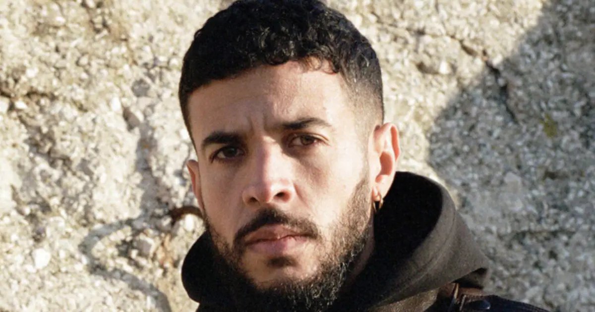 amnestyfrance's tweet photo. Le rappeur El Mahdi Lyoubi est emprisonné au Maroc depuis 18 jours. 

La raison de sa détention ? Des textes jugés trop critiques envers les autorités. Un nouveau coup porté à la liberté d'expression. 

Son procès a lieu le 31 juillet. On demande sa libération inconditionnelle ! https://t.co/0IvsNgMkAB