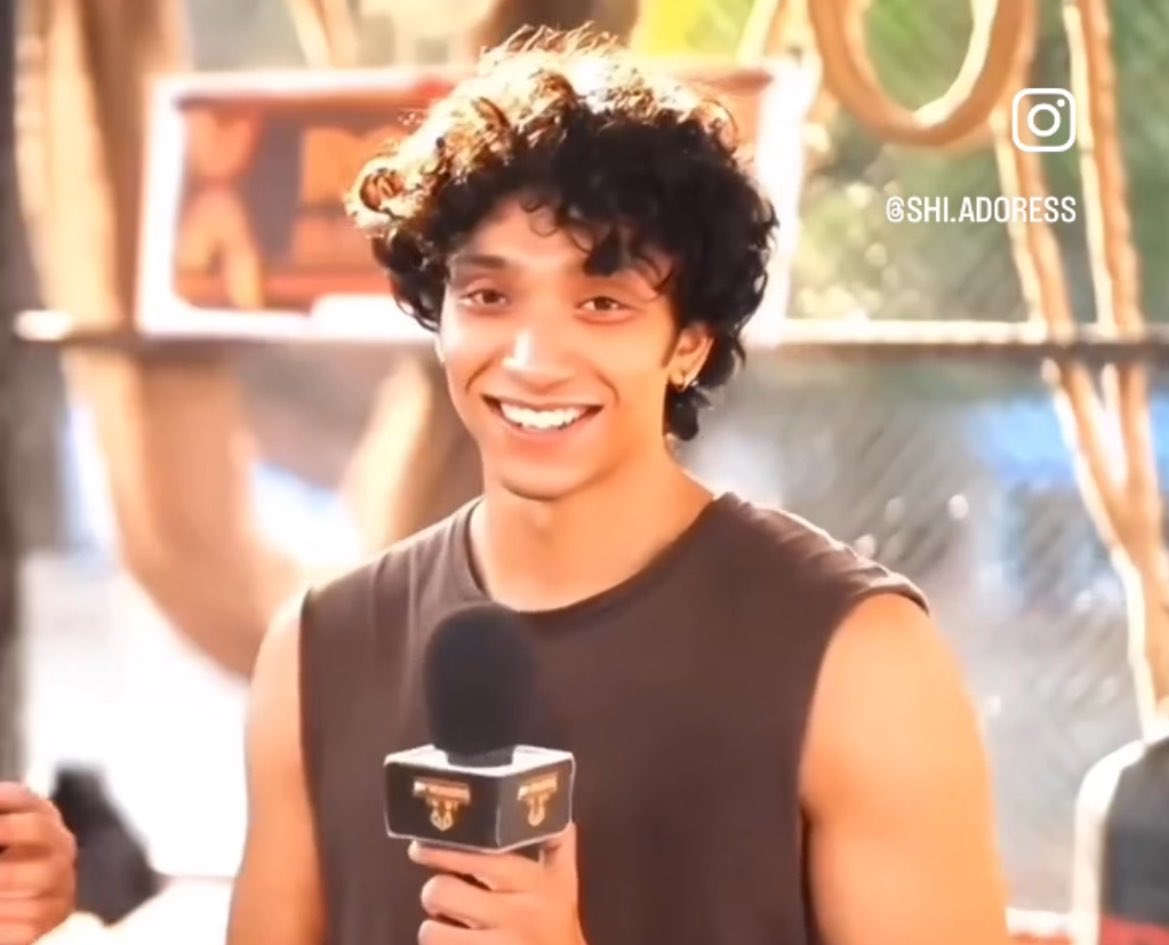 berl242's tweet photo. Ak saying - That yogesh was sucidal and he used to vomit while sleeping 💔💔

My boy had faced so much hate that he got in such bad situations 
Heart breaks after hearing that 

And Thanks to ak for standing with him always❤️

#Lockupp2
#YogeshRawat
#AkankshaChoudhary
#Yogansha https://t.co/XwFUnwUUOp