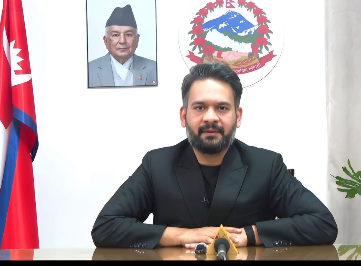 RONBupdates's tweet photo. PM Balen Shah addressing the nation says, "प्रत्येक नागरिकको जीउधनको रक्षा गर्नु, सामाजिक सद्भाव जोगाउनु र समाजमा शान्ति कायम राख्नु राज्यको सर्वोच्च र प्राथमिक दायित्व हो। आगामी दिनमा पनि राज्य थप सतर्क र संवेदनशील रहनेछ। प्रत्येक नागरिकको जीवन सुरक्षाका लागि सरकारका सम्पूर्ण संयन्त्रहरू अहोरात्र खटिनेछन्। शान्ति–सुरक्षा भङ्ग गर्ने, अराजकता फैलाउने वा हाम्रो सदियौँ पुरानो सामाजिक सद्भाव, सहिष्णुता र भाइचारा खलबल्याउने कुनै पनि क्रियाकलापप्रति सरकार पूर्ण रूपमा सचेत छ र यस्ता गतिविधिमाथि कडा कदम चालिनेछ।"