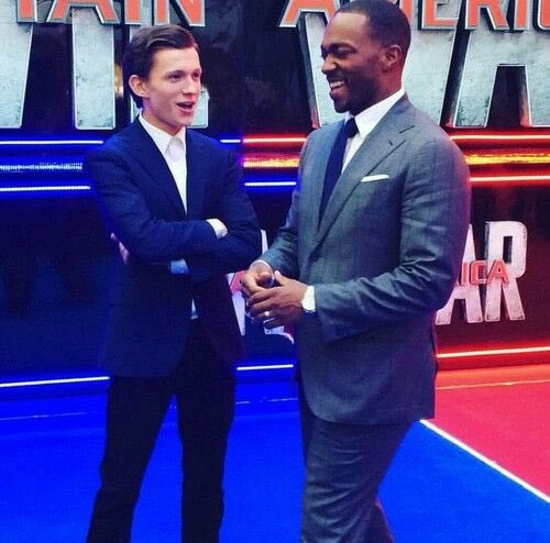 sambuckycomfort's tweet photo. Tom Holland reveals Anthony Mackie surprised him on the set of Spiderman: Brand New Day

“Mackie came and surprised me. We were shooting in Peter’s apartment and all of the sudden Captain America was in my apartment. We had a good time, it was nice to catch up!” https://t.co/8FvYTBHOCg