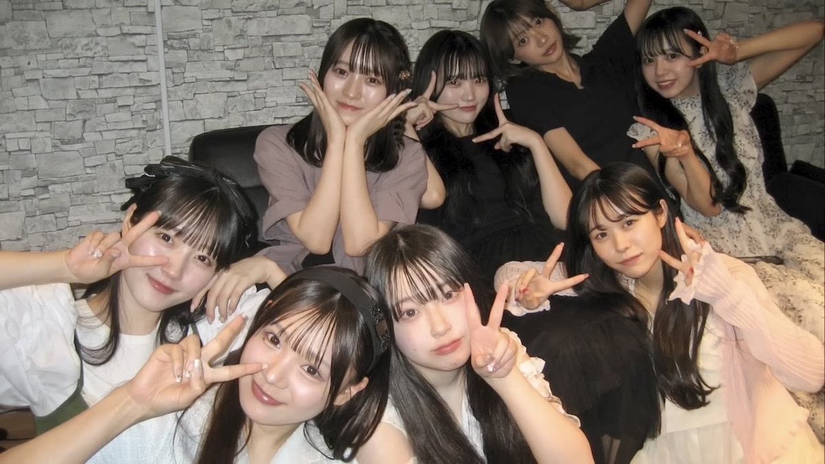 Csoa0o's tweet photo. 데뷔 전 소녀들 너무 아름다우시다.. https://t.co/CwJgB4rhKc