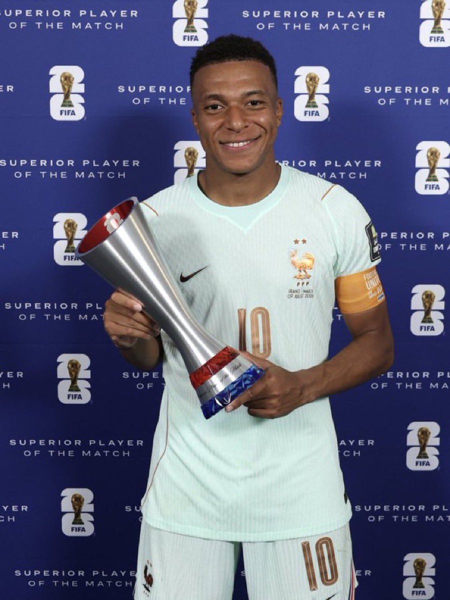 a_derll's tweet photo. Day 11 of posting Kylian Mbappe until he wins the Ballon D’or https://t.co/4FIYs0KI3L