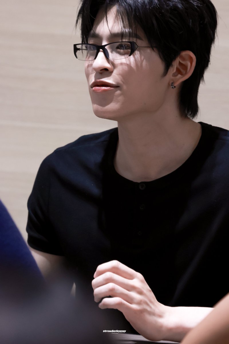 lovenaration's tweet photo. PANG UAM 🤏🏻 narak tichud

JASPER FLAREY FANSIGN  
#งานมหกรรมนิยายนานาชาติ2026xJASPER https://t.co/4YqkU3Sfg1