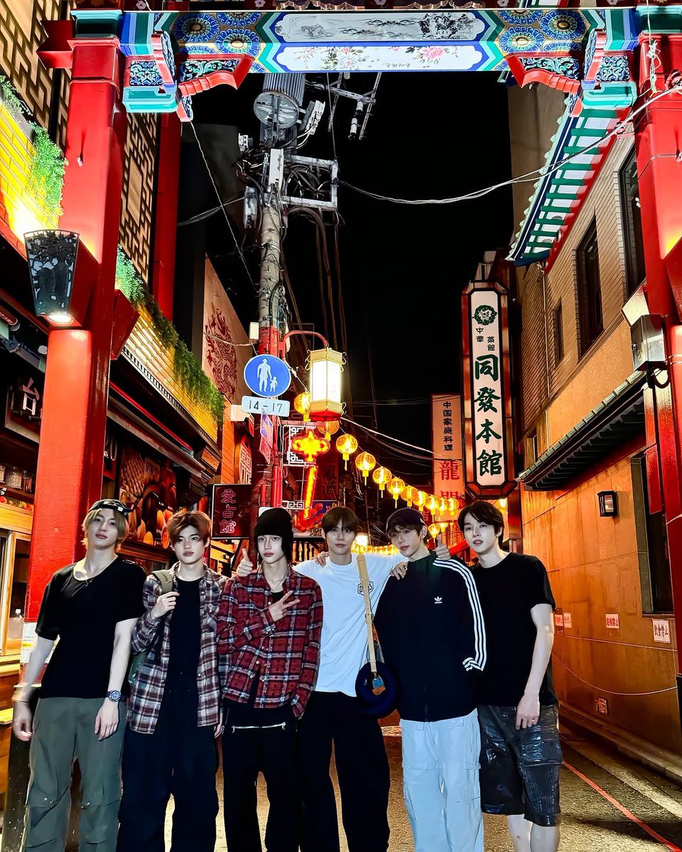 wonb1ntime's tweet photo. 240731 라이즈 재팬 

🍜🥟🥢✌️

🔗 https://t.co/h17E0GicA5

#라이즈 #RIIZE #원빈 #WONBIN https://t.co/BhKD0yKosA
