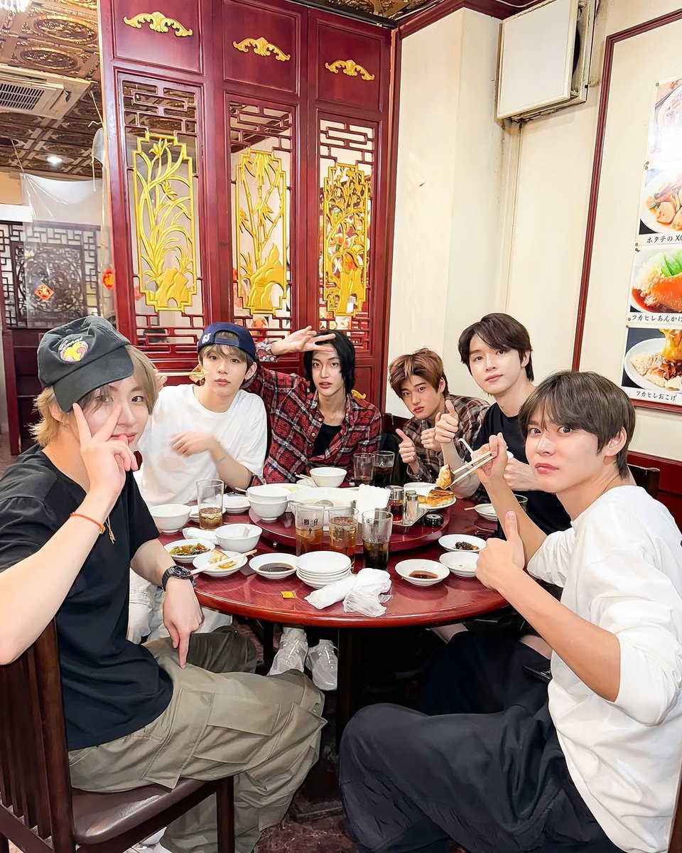 wonb1ntime's tweet photo. 240731 라이즈 재팬 

🍜🥟🥢✌️

🔗 https://t.co/h17E0GicA5

#라이즈 #RIIZE #원빈 #WONBIN https://t.co/BhKD0yKosA