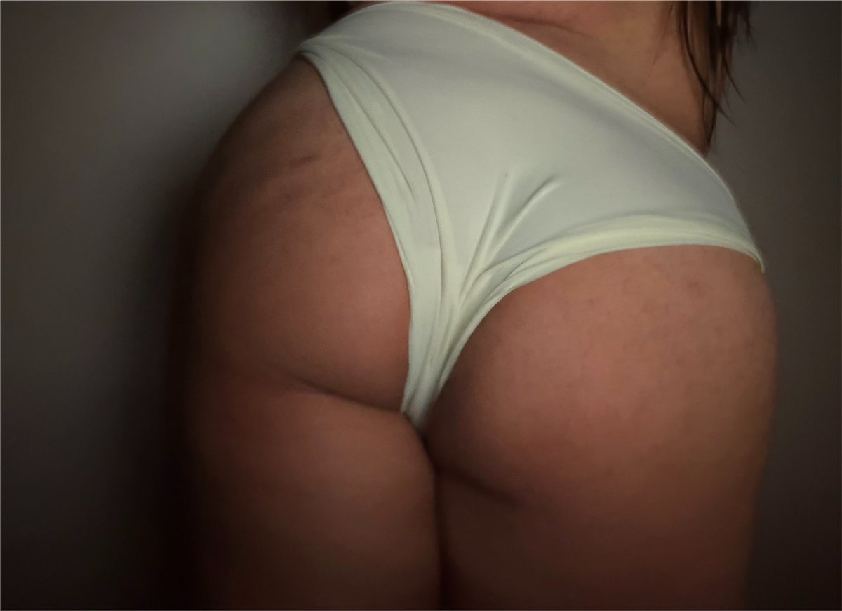 sinfulveei's tweet photo. Fresh out of the shower 

#nsfwtwtًً #nsfwtwt https://t.co/oapyTWYp2n
