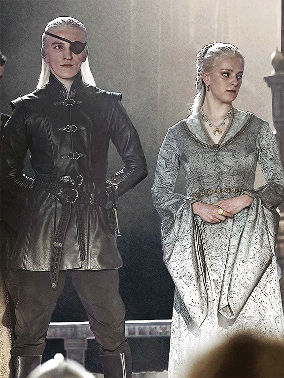 helaemondfiles's tweet photo. characters / actors https://t.co/qwOQCi51ne