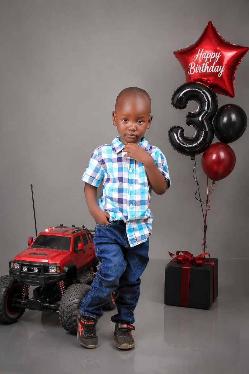dickens34904's tweet photo. Three cheers for our little boy on his colorful day. May your third year be filled with fairy tales and sweet surprises.

Happy birthday Kelly https://t.co/5l1LZ4jaiP