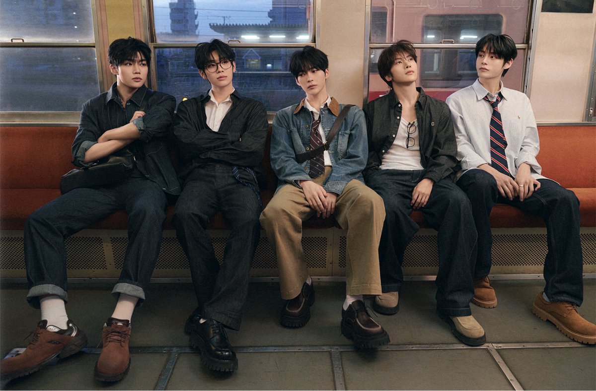 taeraezero's tweet photo. oh wow this photo??? they all look so good here https://t.co/RTGHq5AdSR