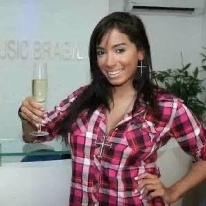 aju_lm's tweet photo. Eu vendo as pessoas voltando pra faculdade enquanto estou indo pegar meu diploma semana que vem https://t.co/uSrYr7kJ27