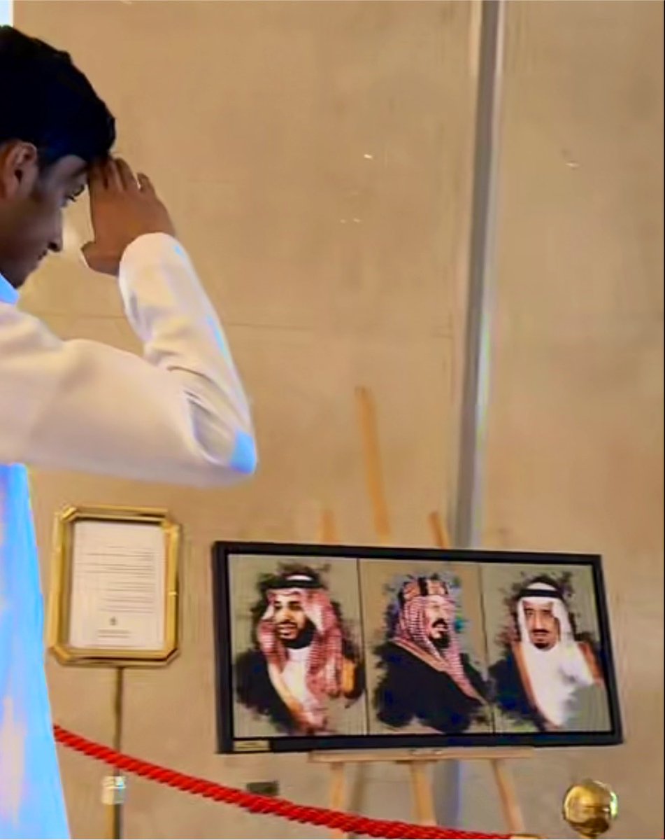 sh305k's tweet photo. « عايشين في أمان وظل الله وظل آل سعود🇸🇦 » https://t.co/DuQhMiMTXC
