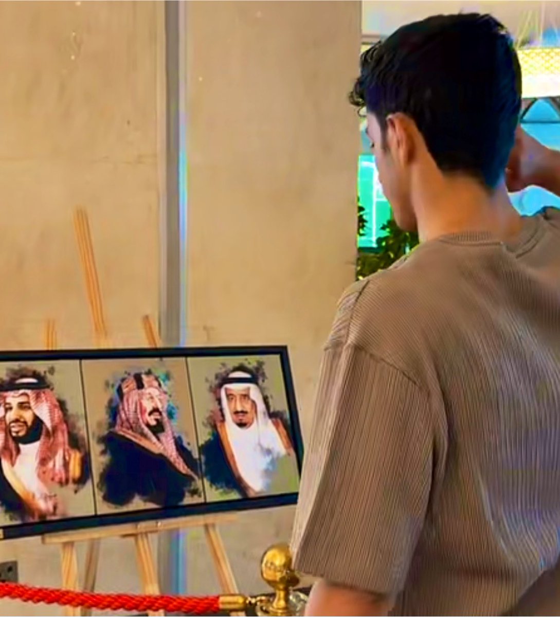 sh305k's tweet photo. « عايشين في أمان وظل الله وظل آل سعود🇸🇦 » https://t.co/DuQhMiMTXC