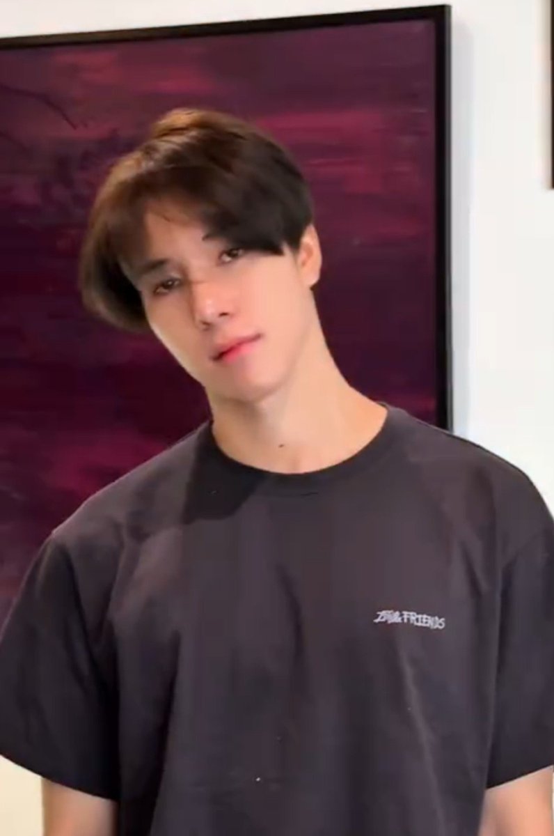 andineverwill's tweet photo. 🐈‍⬛เป็นไรไอ่เซนต์
🐶มันชอบมึง
🐈‍⬛อะไร ใคร
🐶ก็รุ่นพี่ที่มาคุยกับมึงเมื่อกี้ไงแค่ดูก็รู้แล้วว่ามันมาจีบมึง
🐈‍⬛แล้ว?
🐶มึงอยู่กินกับกูแล้ว บอกมันไปดิ
🐈‍⬛พูดเหี้ยไรของมึง
🐶ก็มึงอยู่ห้องเดียวกับกูเนี่ย ไม่อยู่กินกันจะเรียกอะไร
🐈‍⬛เรียกว่ารูมเมทเว้ย
🐶เหมือนกันนั่นแหละ
🐈‍⬛เหมือนก็เหี้ยละ https://t.co/GuVrsYXH9z