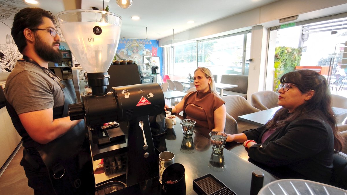 SRIoficialEc's tweet photo. La innovación y el emprendimiento impulsan el desarrollo del Ecuador.

Nuestra directora general, @AlexaNavarreteR, visitó KAFOS Coffee Shop para conocer de cerca la experiencia de sus emprendedores, escuchar sus inquietudes y fortalecer el vínculo con un SRI más cercano.

🧵⤵️ https://t.co/e1DxiWnCcw