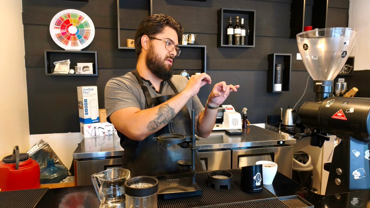 SRIoficialEc's tweet photo. La innovación y el emprendimiento impulsan el desarrollo del Ecuador.

Nuestra directora general, @AlexaNavarreteR, visitó KAFOS Coffee Shop para conocer de cerca la experiencia de sus emprendedores, escuchar sus inquietudes y fortalecer el vínculo con un SRI más cercano.

🧵⤵️ https://t.co/e1DxiWnCcw