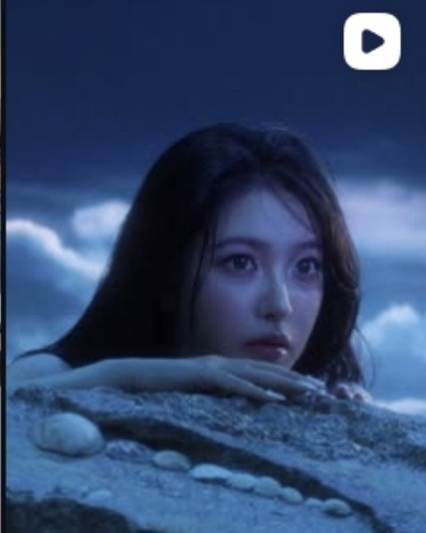 luvyrrv's tweet photo. yeri as cover for surfin' boy and look at her expression, as expected from our actress yerim 🫶🏻🙂‍↔️ https://t.co/KlYWgRsEiw