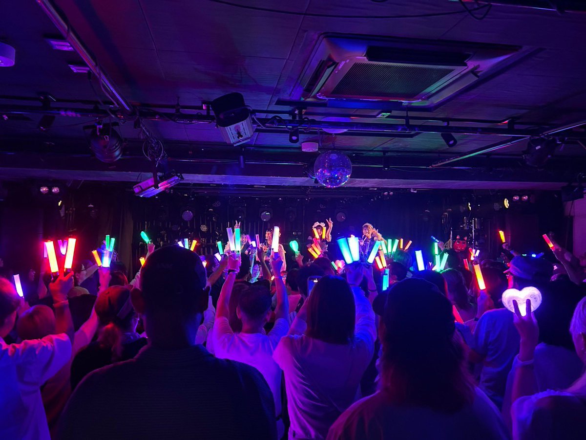 COzMIC_parade's tweet photo. COzMICぱれーど
1.5周年LIVEコズミックチャレンジャー🪐
お越しくださった皆様本当にありがとうございました💫

これからまだまだ進んでいくCOzMICぱれーどの応援よろしくお願いします💜💚❤️🩷 https://t.co/jSMy5WS1bD