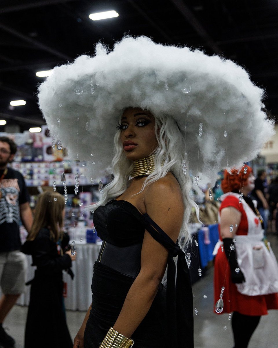 punkblackdotcom's tweet photo. THE MISTRESS OF THE ELEMENTS! ⛈️ 
Some dope Storm cosplays we’ve been coming across! Show them some love! 
-sankastanks
- @cosbunnycosplay 
-@nelliceus 
-mymym_y_a https://t.co/yEcnaNSLV4