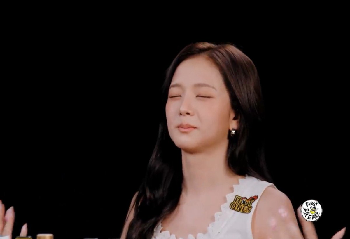 blissoo_'s tweet photo. SHE'S SO 😭 https://t.co/H2HbBOxj2d