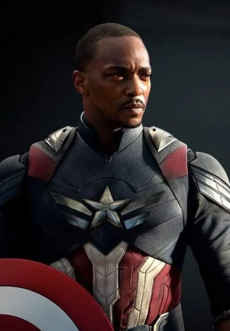 DiscussingFilm's tweet photo. Tom Holland says Anthony Mackie surprised him in costume as Captain America on the set of ‘SPIDER-MAN: BRAND NEW DAY’:

“We were shooting in Peter's apartment… all of a sudden Captain America was like in my apartment.”

(Source: @joshuahorowitz) https://t.co/BXYZK9Oxgf