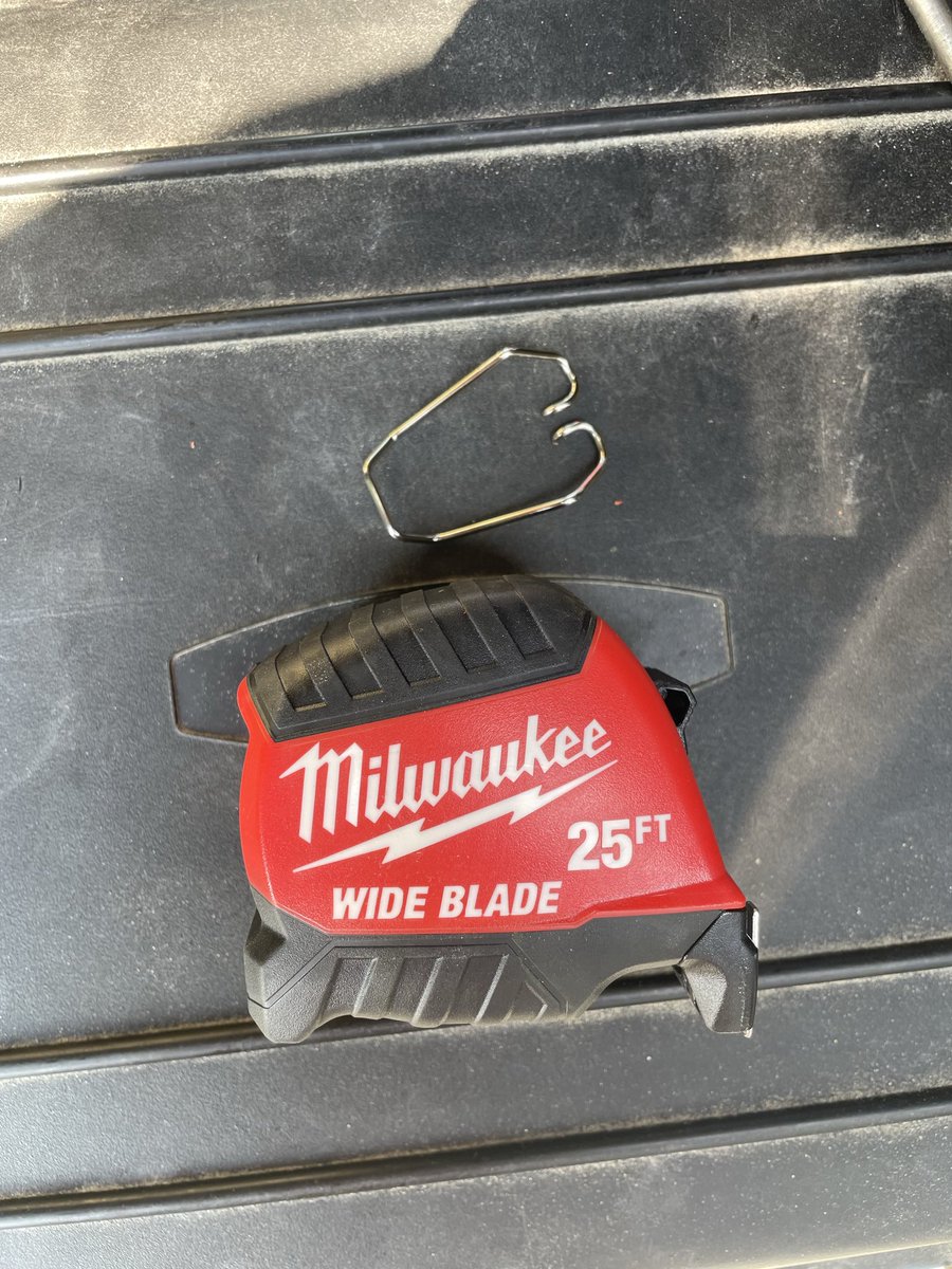 Hooligan2Hunter's tweet photo. @MilwaukeeTool I used this for literally 2 minutes and the screw that holds the clip stripped out. What are you guys doing??? This is pathetic and so disappointing https://t.co/Z749wHzL35