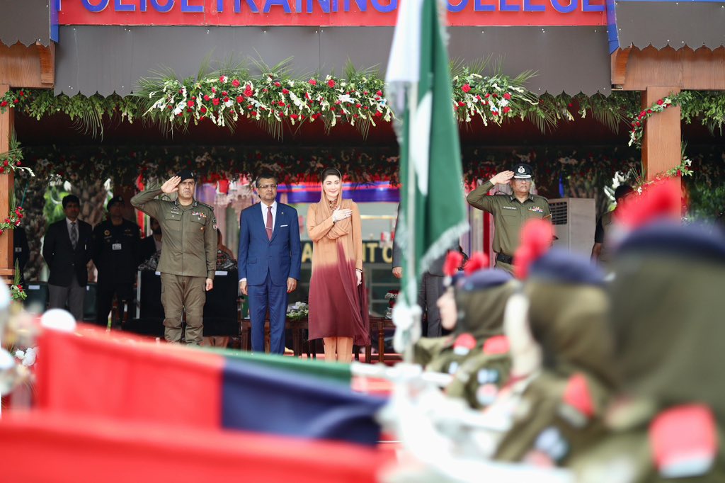 pmln_org's tweet photo. Chief Minister Maryam Nawaz Sharif attended the Passing Out Ceremony of Lady Recruit Class Course 18 as the chief guest. https://t.co/QPMLHDvsbz