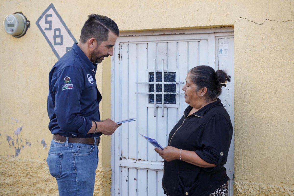 RubenGuajardoB's tweet photo. De regreso en el Barrio de San Juan de Guadalupe.
Siempre es un gusto reencontrarme con las familias, compartir una plática y seguir construyendo, juntos, un #mejor San Luis.

¡Gracias por recibirnos! 💙 #MiércolesCiudadanos https://t.co/FYTCl6BUSo