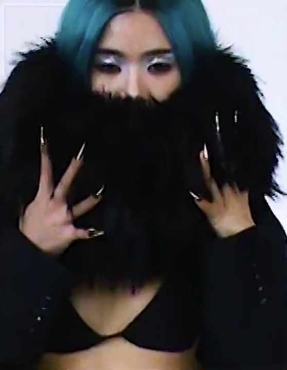 daanisaur's tweet photo. bluephia, greenphia, blondephia… i need every version of her https://t.co/JmY8vIw3t0