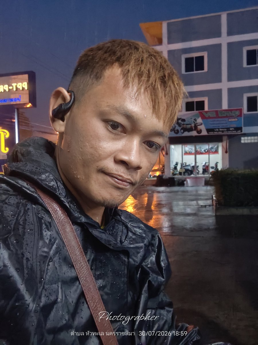 HumNoy48mm's tweet photo. ตกได้ตกดี #แถมไม่มีคนกอด  #โคราช  #มทส https://t.co/4gN4mhjals