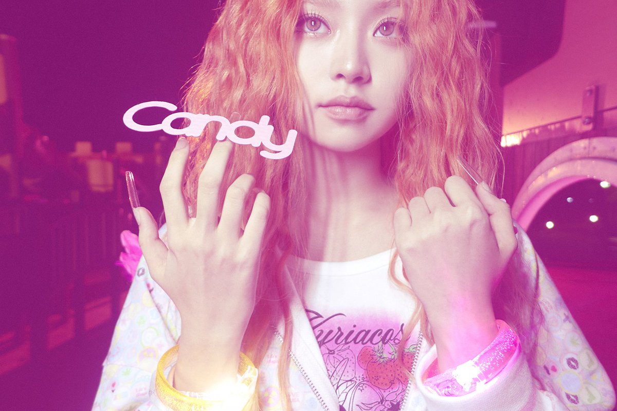yooxchae's tweet photo. Living like it's 2004. https://t.co/Z6bQHw7y4Z