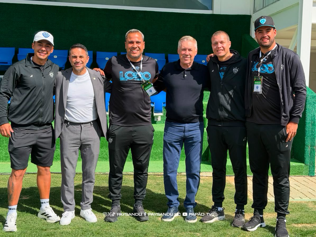 Paysandu's tweet photo. Nesta quinta-feira, a Granja Comary recebe as finais da Copa do Brasil Sub-15, competição acompanhada de perto pelo técnico da Seleção Brasileira, Carlo Ancelotti, pelo Coordenador Executivo da CBF, Rodrigo Caetano e o Coordenador de Competições, Jeferson Silva, como parte do novo projeto de integração entre a equipe principal e as categorias de base.

E o Paysandu está entre os participantes desse momento. Hoje, o Papão entra em campo pela 5ª fase da Copa do Brasil Sub-15, diante do Vitória, levando consigo um trabalho sério de formação e desenvolvimento de atletas.

Representando a base bicolor na Granja Comary estão o diretor Mateus Mangabeira, o coordenador técnico Bernardo Benjamin, o coordenador metodológico Ignácio Neto e o supervisor Pedro Noura, reforçando o compromisso do clube com a profissionalização da base e a construção do futuro do Paysandu. 🐺💙🇧🇷

#VamosPaysandu