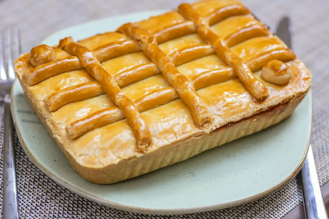 diegosalgado7's tweet photo. Meu pai precisa de uma força pra alavancar as vendas da Torta do Pai.

Após 6 anos, ele segue fazendo as melhores tortas de SP, mas complementa a renda como motorista de app.

Qualquer ajuda é bem-vinda, até um RT para divulgar.

Peça pelo Whats (11) 98089-9692

Obrigado! 🥧📷 🚲 https://t.co/uC37CsUD0o