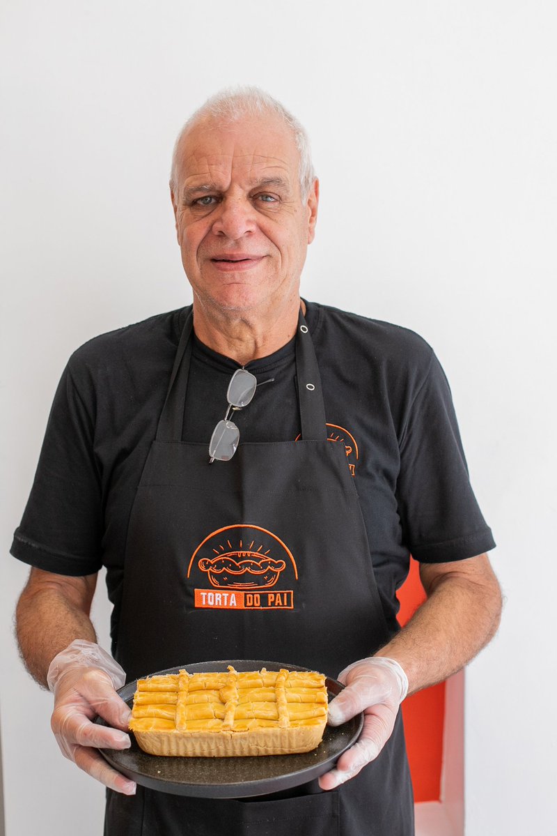 diegosalgado7's tweet photo. Meu pai precisa de uma força pra alavancar as vendas da Torta do Pai.

Após 6 anos, ele segue fazendo as melhores tortas de SP, mas complementa a renda como motorista de app.

Qualquer ajuda é bem-vinda, até um RT para divulgar.

Peça pelo Whats (11) 98089-9692

Obrigado! 🥧📷 🚲 https://t.co/uC37CsUD0o