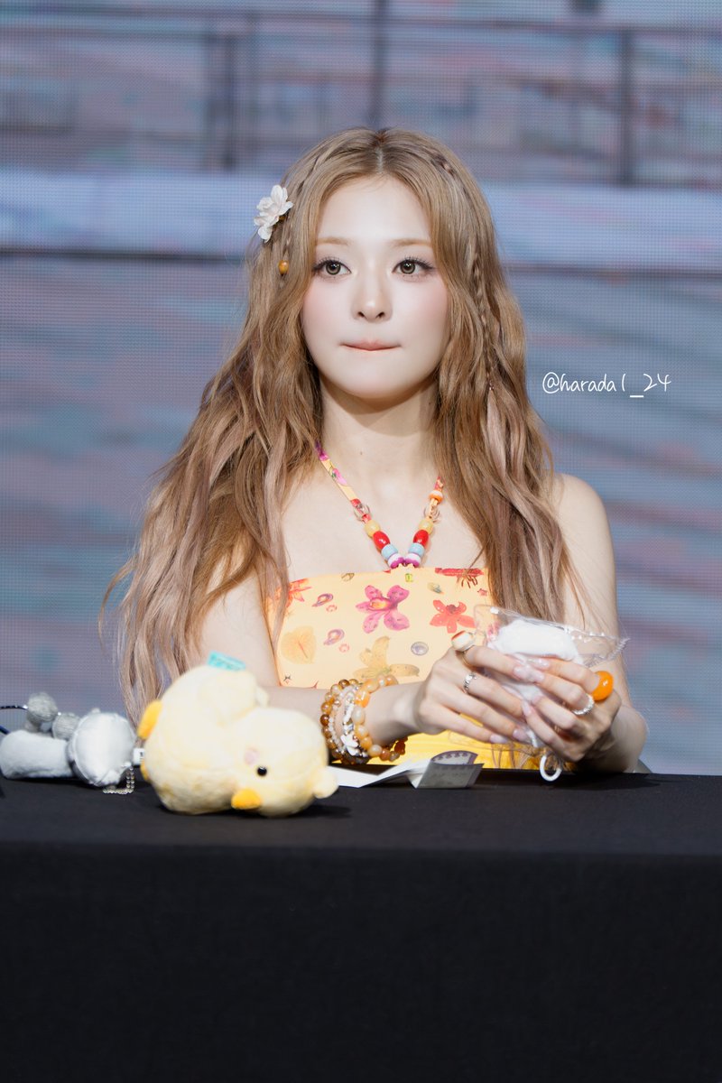 harada1_24's tweet photo. 260726 fromis_9 JumpUp fan sign

#fromis_9 #프로미스나인
#이나경 #나경
#LEENAGYUNG https://t.co/8Z4HMUdreG