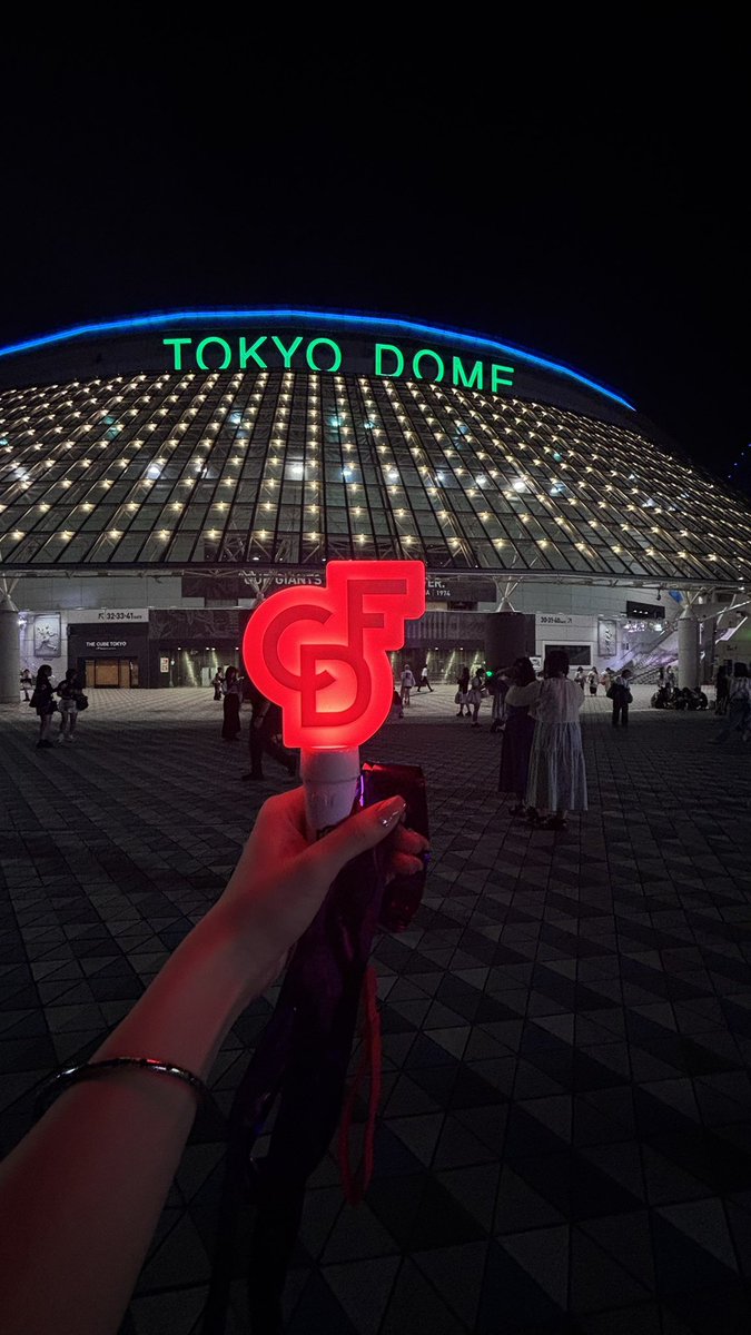 _liymt's tweet photo. 20歳になりました✨️
誕生日の前日にCDFという一生忘れられない思い出を作れて本当に本当に幸せ者です😖💕

コムドット、東京ドームに連れて来てくれてありがとう😭✨

 #CDF2026 https://t.co/CzUAPbLLhv