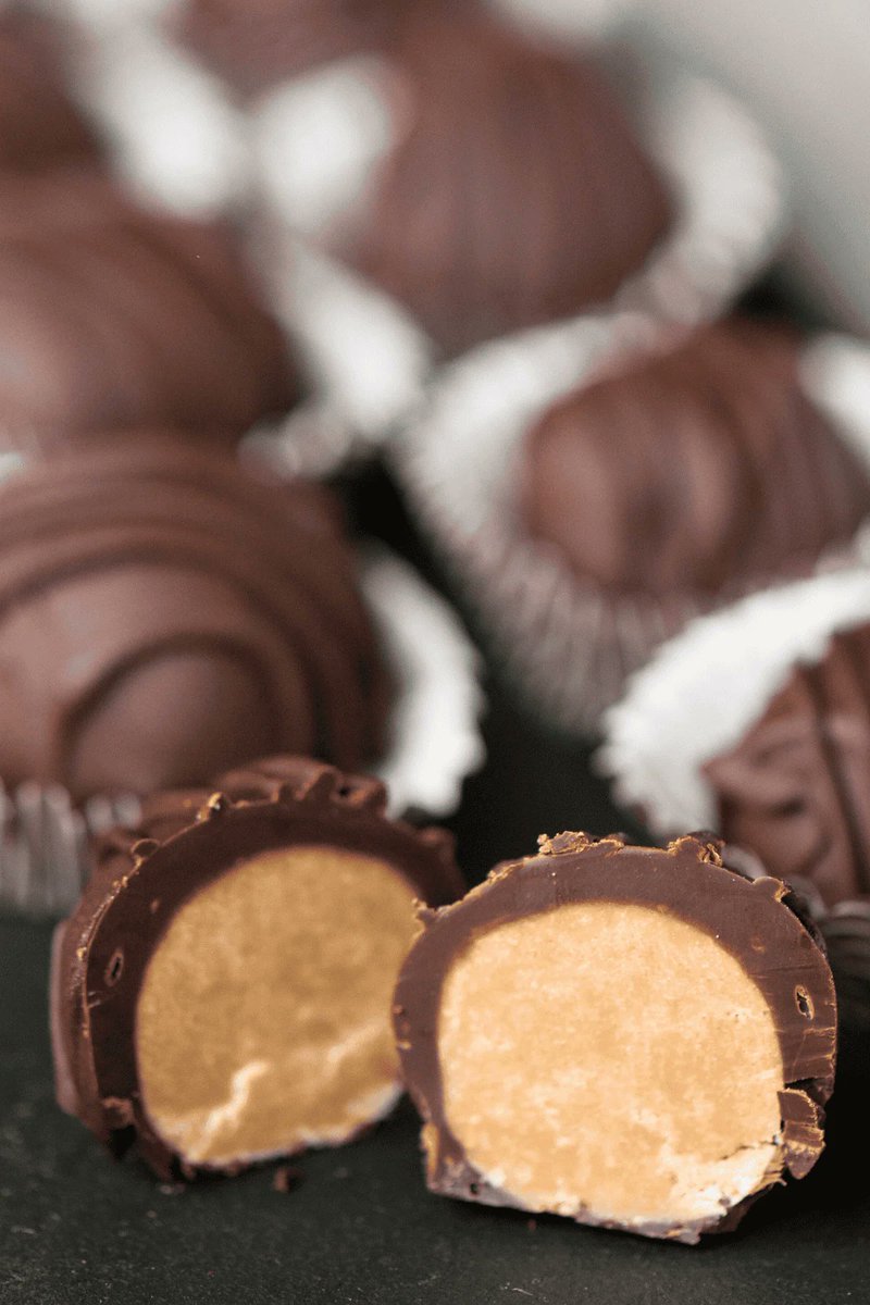 tinychaidevil's tweet photo. @FunSizedTwinkie I'll tell you one chocolate I DO love tho, those awesome Bordeaux truffles that mix in coffee for an amazing blend of flavors. https://t.co/VDwrF5GYBG